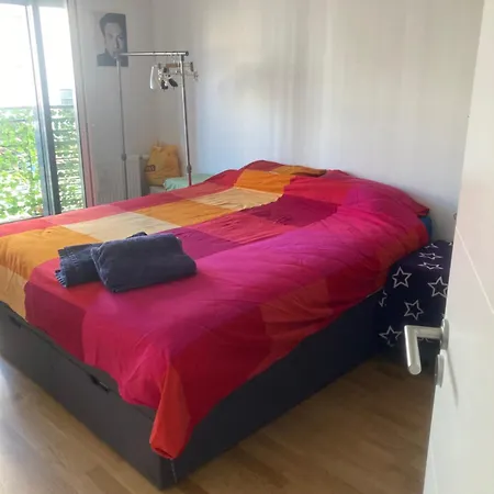 Проживание в семье Cozy In Paris *